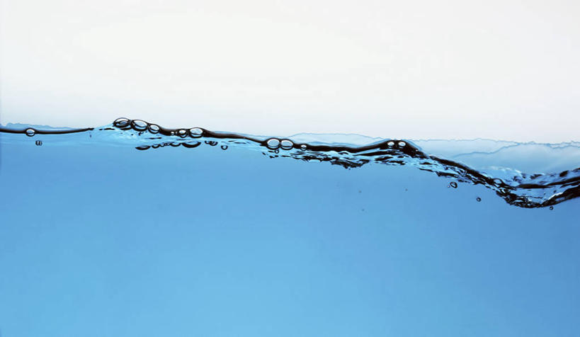 无人,横图,俯视,室内,特写,白天,白色背景,水,阴影,波纹,透明,反射,液体,影子,水滴,涟漪,蓝色,水纹,波浪,摄影,影棚,水晕,理智,沉静,冷色,高深,冷淡,彩图,高角度拍摄,影棚拍摄,拍摄