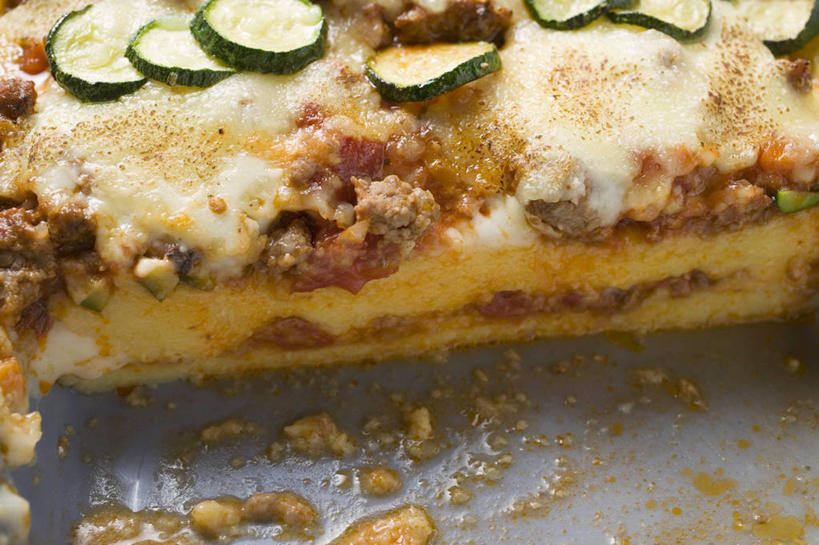 点心,面包,无人,横图,俯视,室内,特写,白天,玉米,桌面,桌子,黄瓜,蔬菜,阴影,朦胧,模糊,新鲜,反射,木制,棒子,粉末,影子,玉蜀黍,面粉,食品,面点,粮食,食物,糕点,木制品,粉,有机食品,绿色食品,农产品,苞米,苞芦,原材料,苞谷,包谷,大蜀黍,番麦,薏米包,玉高粱,玉麦,珍珠米,粉状,青瓜,胡瓜,彩图,高角度拍摄