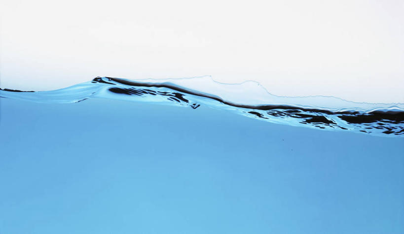 无人,横图,室内,特写,白天,白色背景,正面,水,阴影,波纹,透明,反射,液体,影子,水滴,涟漪,蓝色,水纹,波浪,摄影,影棚,水晕,理智,沉静,冷色,高深,冷淡,彩图,影棚拍摄,拍摄