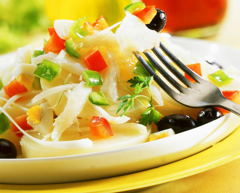 海鲜,无人,横图,俯视,室内,特写,白天,餐桌,桌子,蔬菜,土豆,洋葱,餐具,一堆,许多,阴影,堆叠,堆积,朦胧,模糊,新鲜,反射,鱼,叉子,碟子,盘,影子,肉,生食,蔬菜沙拉,鱼肉,沙拉,食品,色拉,水产,沙律,肉类,鱼类,海洋生物,食物,一个,白色,盘子,碟,摄影,有机食品,绿色食品,影棚,单个,餐台,色拉酱,堆,玉葱,水生动物,海产品,千岛酱,水生物,肉食,海底动物,鳕鱼,餐叉,馍馍蛋,鳘鱼,进餐用具,圆葱,洋芋,洋葱头,山药蛋,球葱,马铃薯,葱头,彩图,高角度拍摄,影棚拍摄,拍摄