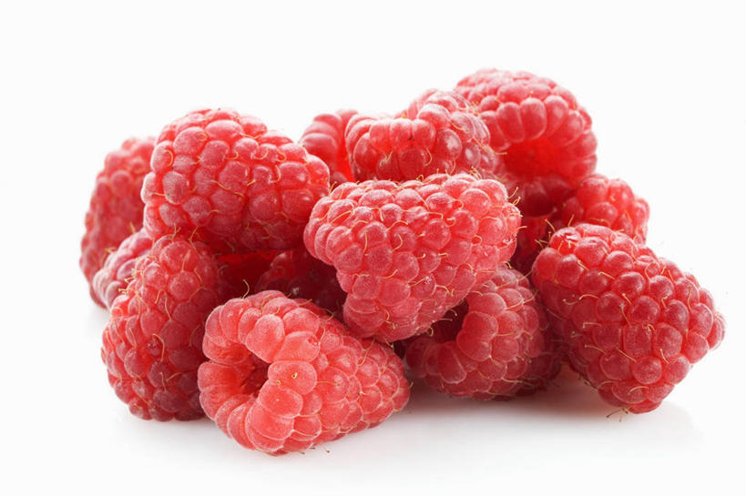 无人,横图,俯视,室内,特写,白天,白色背景,桌面,桌子,水果,一堆,许多,阴影,堆叠,堆积,新鲜,反射,木制,影子,生食,食品,果实,很多,食物,红色,木制品,摄影,有机食品,绿色食品,影棚,堆,山莓,树莓,三月泡,四月泡,山抛子,刺葫芦,悬钩子,馒头菠,高脚菠,龙船泡,泡儿刺,彩图,高角度拍摄,影棚拍摄,拍摄