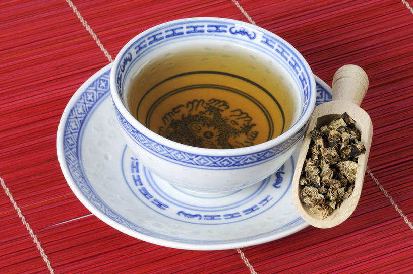 无人,横图,俯视,室内,特写,白天,绘画,幸福,茶,桌面,桌子,杯子,餐具,阴影,红色背景,反射,木制,彩绘,瓷器,碟子,盘,影子,勺子,陶瓷,茶叶,茶勺,娱乐,盘子,木制品,水杯,碟,享受,休闲,温馨,放松,乐趣,摄影,影棚,陶艺,提神,舒适,醒脑,彩釉,茶杯,画画,彩图,高角度拍摄,影棚拍摄,拍摄