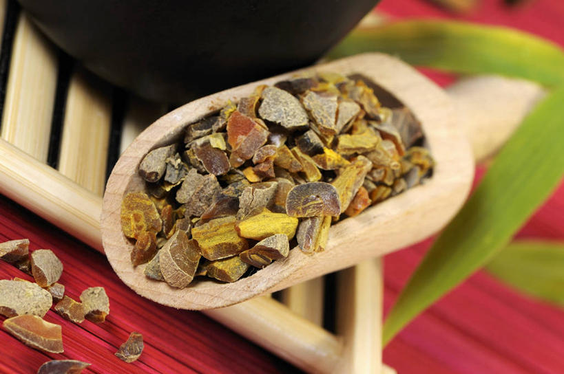 无人,横图,俯视,室内,特写,白天,植物,桌面,桌子,叶子,一堆,许多,阴影,堆叠,堆积,反射,木制,纹理,影子,绿叶,草药,药草,很多,中药,畚箕,绿色,木制品,嫩叶,姜黄,簸箕,堆,药材,中草药,中药材,本草,肌理,叶,叶片,叶脉,彩图,高角度拍摄