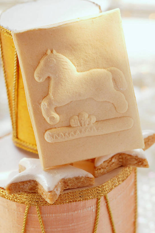 点心,无人,竖图,俯视,室内,特写,白天,餐桌,桌子,圣诞节,阴影,节日,朦胧,模糊,庆祝,反射,影子,星星,食品,曲奇,文化,食物,饼干,零食,庆典,星形,餐台,纪念,五角形,曲奇饼,曲奇饼干,五角星,彩图,高角度拍摄