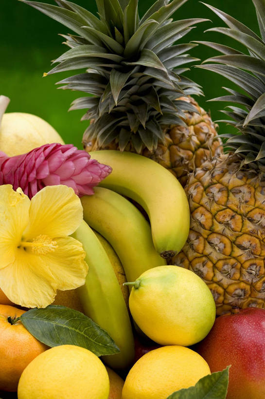 无人,竖图,俯视,室内,特写,白天,餐桌,桌子,菠萝,柑橘,柠檬,香蕉,水果,一堆,许多,阴影,堆叠,堆积,新鲜,盛开,反射,影子,生食,食品,果实,木槿,木槿花,很多,美丽,花蕾,花,花瓣,花朵,鲜花,食物,黄色,花苞,花蕊,橙色,有机食品,绿色食品,餐台,堆,坚韧,永恒,质朴,无穷花,益母果,柠果,橘子,桔子,甘蕉,凤梨,橙子,橙,彩图,高角度拍摄