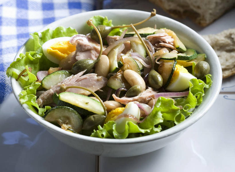 海鲜,无人,横图,俯视,室内,特写,白天,植物,桌面,桌子,蔬菜,水果,阴影,新鲜,反射,木制,布料,电器,影子,陶瓷,蛋,鸡蛋,肉,生食,蔬菜沙拉,鱼肉,沙拉,食品,草药,陶瓷制品,鲔鱼,布纹,色拉,熨斗,熨烫,水产,金枪鱼,沙律,肉类,中药,海洋生物,桌布,食物,一个,餐巾,木制品,容器,台布,碗,有机食品,绿色食品,单个,色拉酱,储藏,吞拿鱼,电熨斗,家电,家用电器,储存,水生动物,海产品,千岛酱,药材,中草药,水生物,肉食,家居用品,海底动物,马槟榔,中药材,本草,烫衣,家庭用品,马金囊,水槟榔,紫槟榔,马金南,山槟榔,太极子,屈头鸡,卵,电烫斗,火斗,彩图,高角度拍摄,贮存