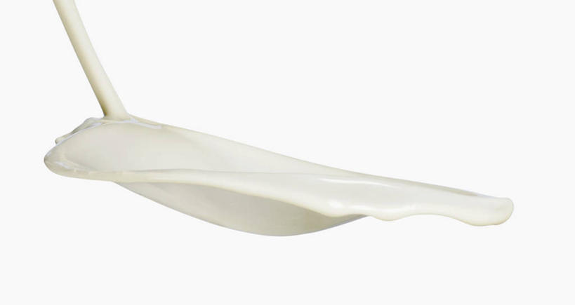 牛奶,无人,横图,室内,特写,白天,白色背景,正面,阴影,飞溅,溅,反射,液体,影子,水滴,饮品,营养,水珠,饮料,白色,摄影,影棚,乳制品,奶,牛乳,喷洒,安神,彩图,影棚拍摄,拍摄