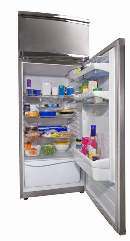 无人,竖图,室内,特写,白天,白色背景,正面,门,萝卜,胡萝卜,蔬菜,新鲜,电器,纸盒,陶瓷,冰箱,食品,陶瓷制品,置物架,冷冻,冷柜,架子,玻璃制品,盒子,食物,包装盒,玻璃瓶,瓶子,容器,冷藏柜,门框,碗,打开,摄影,有机食品,绿色食品,影棚,冷藏,储藏,家电,家用电器,开启,储存,陈列架,保鲜,搁架,红萝卜,甘荀,彩图,影棚拍摄,拍摄,贮存