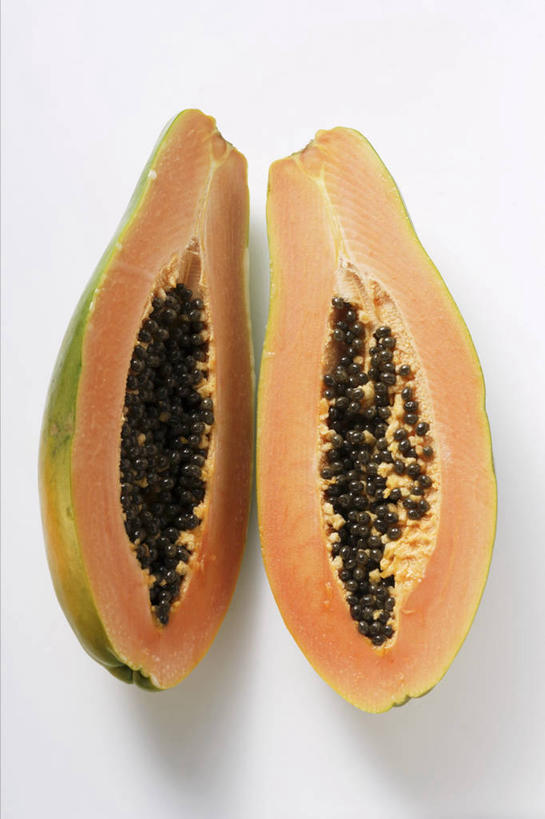 无人,竖图,俯视,室内,特写,白天,白色背景,桌面,桌子,木瓜,水果,阴影,新鲜,反射,木制,影子,生食,食品,果实,食物,黄色,木制品,摄影,有机食品,绿色食品,影棚,横截面,剖面,奶匏,蓬生果,乳瓜,石瓜,万寿匏,截面,截面图形,万寿果,番木瓜,彩图,高角度拍摄,影棚拍摄,拍摄