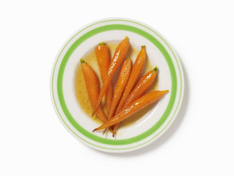 无人,横图,俯视,室内,特写,白天,白色背景,餐桌,桌子,萝卜,胡萝卜,蔬菜,餐具,一堆,许多,堆叠,堆积,新鲜,粘稠,碟子,盘,调料,食品,糖,调味品,调味料,食物,盘子,碟,摄影,有机食品,绿色食品,影棚,餐台,堆,糖浆,黏稠,浓厚,红萝卜,甘荀,彩图,高角度拍摄,影棚拍摄,拍摄