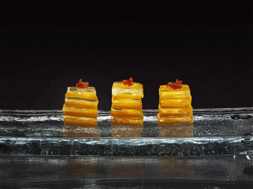 点心,无人,横图,俯视,室内,特写,白天,餐桌,桌子,南瓜,蔬菜,一排,阴影,黑色背景,新鲜,整齐,反射,影子,金瓜,食品,甜点,甜品,番瓜,食物,排列,三个,果冻,甜食,零食,摄影,有机食品,绿色食品,影棚,餐台,麦瓜,倭瓜,队列,啫喱,彩图,高角度拍摄,影棚拍摄,拍摄