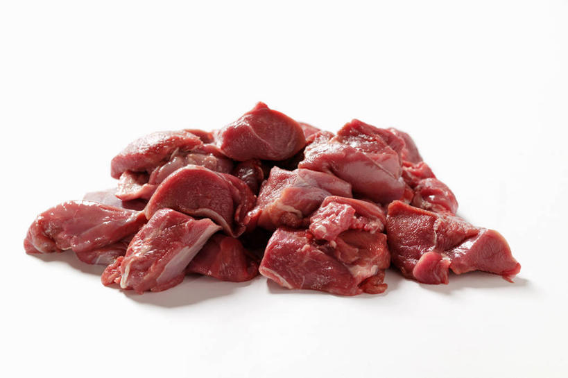 无人,横图,俯视,室内,特写,白天,白色背景,桌面,桌子,一堆,许多,阴影,堆叠,堆积,反射,木制,影子,肉,肉类,红色,木制品,摄影,影棚,堆,肉食,鹿肉,彩图,高角度拍摄,影棚拍摄,拍摄