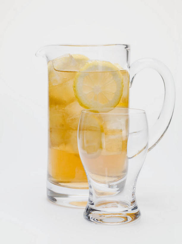 无人,竖图,室内,特写,白天,白色背景,正面,幸福,茶,桌面,桌子,柠檬,杯子,水果,阴影,新鲜,反射,木制,影子,冰,生食,冰块,茶叶,食品,果实,娱乐,冷冻,玻璃制品,食物,两个,木制品,水杯,享受,休闲,温馨,放松,寒冷,乐趣,摄影,有机食品,绿色食品,影棚,冷藏,冰冷,提神,舒适,醒脑,保鲜,玻璃杯,益母果,柠果,彩图,影棚拍摄,拍摄