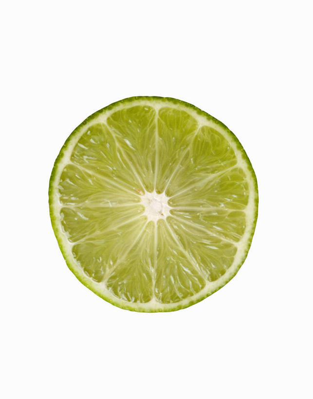 无人,竖图,俯视,室内,特写,白天,白色背景,桌面,桌子,水果,切开,阴影,新鲜,反射,纹路,木制,纹理,影子,生食,食品,果实,半个,食物,绿色,木制品,切,一半,摄影,有机食品,绿色食品,影棚,剖面,切面,肌理,酸橙,代代,橙子,橙,彩图,高角度拍摄,影棚拍摄,拍摄