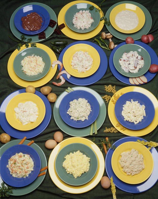 点心,无人,竖图,俯视,室内,特写,白天,桌面,桌子,蔬菜,餐具,阴影,新鲜,反射,木制,碟子,盘,影子,生食,蔬菜沙拉,沙拉,食品,布丁,甜点,甜品,色拉,沙律,食物,盘子,木制品,碟,果冻,甜食,零食,有机食品,绿色食品,色拉酱,千岛酱,啫喱,彩图,高角度拍摄