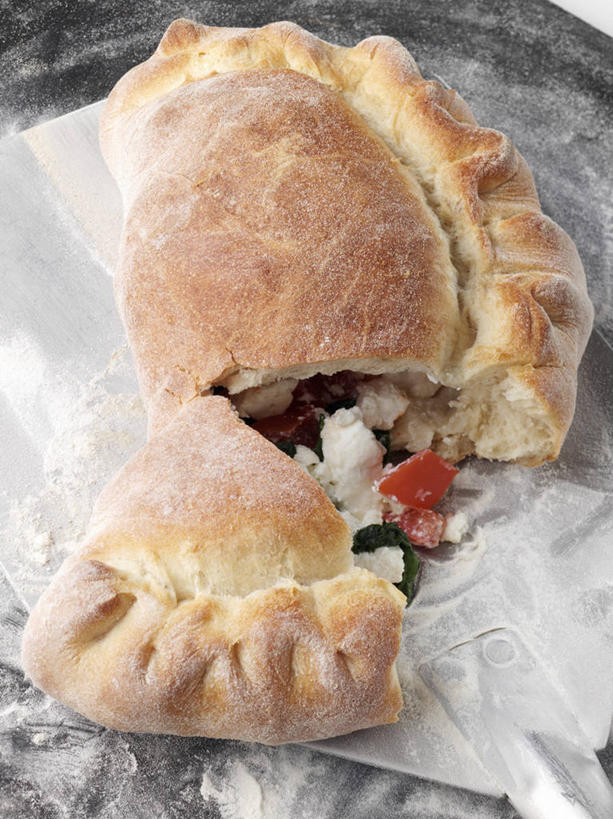 点心,奶酪,无人,竖图,俯视,室内,特写,白天,桌面,桌子,菠菜,蔬菜,阴影,新鲜,反射,木制,包装,包装纸,影子,纸,干酪,起司,食品,面点,纸张,芝士,营养,馅饼,食物,糕点,一个,木制品,乳酪,有机食品,绿色食品,单个,包装材料,乳制品,牛皮纸,发酵,鹦鹉菜,鼠根菜,角菜,红嘴绿鹦哥,赤根菜,菠薐菜,波斯草,彩图,高角度拍摄