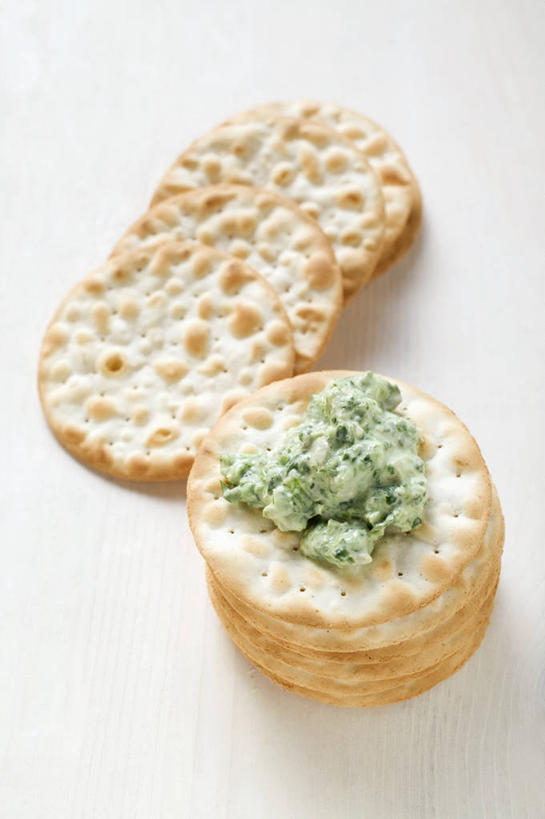 点心,无人,竖图,俯视,室内,特写,白天,白色背景,桌面,桌子,阴影,反射,木制,影子,调料,酱料,酱汁,佐料,食品,甜点,甜品,调味品,调味料,酱,食物,糕点,木制品,饼干,甜食,零食,奶油,摄影,影棚,乳制品,激凌,克林姆,淇淋,彩图,高角度拍摄,影棚拍摄,拍摄