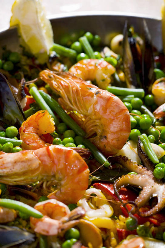 海鲜,无人,竖图,俯视,室内,特写,白天,烹饪,植物,桌面,桌子,章鱼,蔬菜,厨具,金属制品,阴影,新鲜,反射,金属,木制,锅子,影子,豆类,豆子,豌豆,虾,食品,锅,水产,荷兰豆,大虾,海洋生物,食物,木制品,有机食品,绿色食品,对虾,煎锅,锅具,石吸,死牛,望潮,坐蛸,水生动物,海产品,水生物,雪豆,海底动物,烹饪用具,豆科,斑节虾,寒豆,毕豆,麻累,国豆,小寒豆,麦豌豆,东方对虾,中国对虾,烹调用具,石居,八爪鱼,烹调,彩图,高角度拍摄