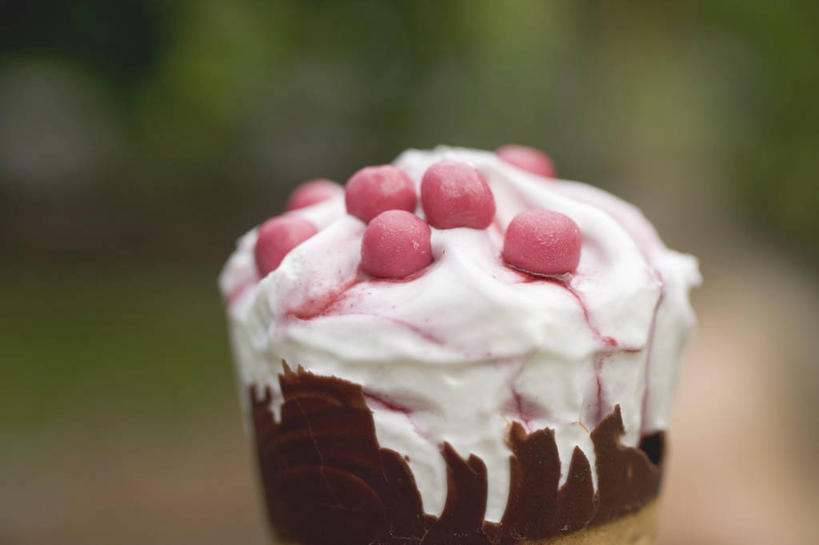 点心,无人,横图,室外,特写,白天,正面,朦胧,模糊,食品,冰激凌,甜点,甜品,清凉,食物,糕点,一个,甜食,冷饮,奶油,舒服,冰淇淋,单个,解暑,乳制品,解渴,雪糕,舒爽,冰糕,消暑,激凌,克林姆,淇淋,彩图