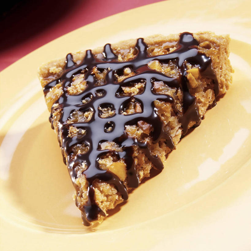 点心,无人,方图,俯视,室内,特写,白天,下午茶,桌面,桌子,餐具,阴影,反射,木制,碟子,盘,影子,核桃,食品,糖,糖果,坚果,甜点,甜品,果实,蛋挞,食物,糕点,一个,盘子,木制品,碟,甜食,干果,巧克力,单个,朱古力,黑巧克力,小核桃,山核桃,胡桃,羌桃,蛋塔,美洲山核桃,彩图,高角度拍摄