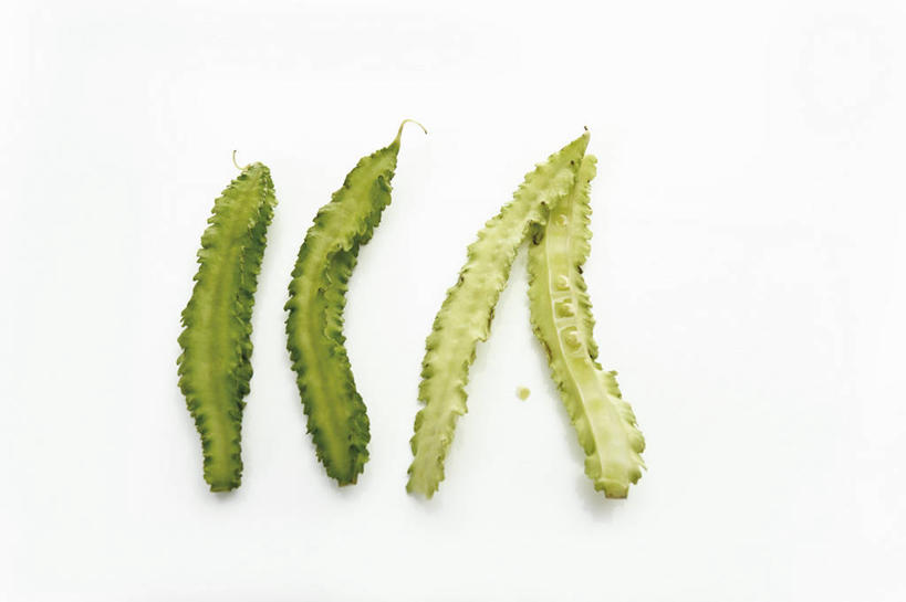 无人,横图,俯视,室内,特写,白天,白色背景,植物,桌面,桌子,豆,蔬菜,一排,阴影,新鲜,整齐,反射,木制,影子,豆类,豆子,食品,食物,排列,绿色,木制品,四个,摄影,有机食品,绿色食品,影棚,队列,豆科,彩图,高角度拍摄,影棚拍摄,拍摄