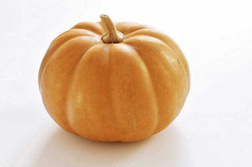 无人,横图,俯视,室内,特写,白天,白色背景,桌面,桌子,南瓜,蔬菜,阴影,新鲜,反射,木制,影子,金瓜,食品,番瓜,食物,一个,木制品,橙色,摄影,有机食品,绿色食品,影棚,单个,麦瓜,倭瓜,彩图,高角度拍摄,影棚拍摄,拍摄