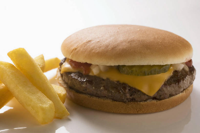 点心,面包,奶酪,无人,横图,俯视,室内,特写,白天,白色背景,烹饪,西餐,餐桌,桌子,土豆,阴影,反射,影子,肉,干酪,汉堡,牛肉,起司,料理,食品,面点,芝士,营养,薯条,菜肴,美食,肉类,食物,糕点,一个,快餐,乳酪,西式,摄影,佳肴,影棚,单个,餐台,乳制品,发酵,肉食,西式快餐,垃圾食品,小圆面包,馍馍蛋,洋芋,山药蛋,马铃薯,彩图,高角度拍摄,影棚拍摄,拍摄