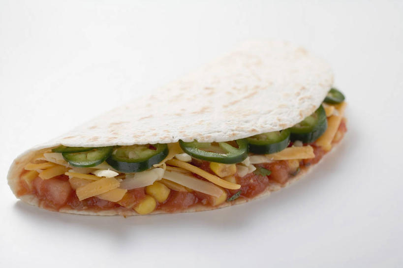 点心,奶酪,无人,横图,俯视,室内,特写,白天,白色背景,餐桌,桌子,蔬菜,阴影,新鲜,反射,影子,调料,酱料,酱汁,佐料,干酪,起司,食品,调味品,芝士,营养,调味料,文化,酱,辣酱,饼,小吃,食物,糕点,甜食,乳酪,摄影,有机食品,绿色食品,影棚,餐台,辣椒酱,乳制品,发酵,玉米饼,彩图,高角度拍摄,影棚拍摄,拍摄