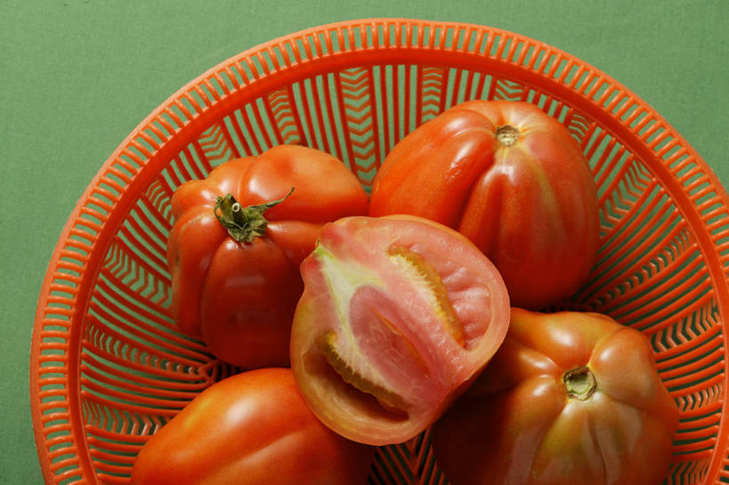 无人,横图,俯视,室内,特写,白天,餐桌,桌子,蔬菜,西红柿,一堆,许多,切开,绿色背景,阴影,堆叠,堆积,新鲜,反射,篮子,影子,塑料,食品,很多,食物,一个,红色,容器,塑料制品,切,摄影,有机食品,绿色食品,影棚,单个,餐台,储藏,堆,储存,剖面,切面,番茄,彩图,高角度拍摄,影棚拍摄,拍摄,贮存