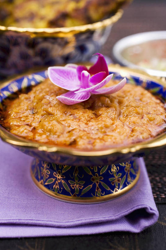 无人,竖图,俯视,室内,特写,白天,烹饪,植物,餐桌,桌子,豆,花生,阴影,盛开,反射,影子,陶瓷,豆类,豆子,调料,酱料,酱汁,佐料,料理,食品,坚果,陶瓷制品,调味品,调味料,泰式,花蕾,酱,菜肴,美食,泰国料理,花,花瓣,花朵,鲜花,食物,一朵,一个,餐巾,容器,碗,花苞,花蕊,花生酱,长生果,佳肴,单个,餐台,储藏,高雅,储存,花生仁,豆科,落花生,落生,淡泊,花中君子,泰菜,泰国菜,泰式料理,保洁方巾,口布,兰花,花生米,花生豆,彩图,高角度拍摄,贮存