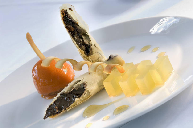 点心,无人,横图,俯视,室内,特写,白天,下午茶,餐桌,桌子,餐具,水果,阴影,新鲜,反射,碟子,盘,影子,生食,食品,糖,糖果,甜点,甜品,果实,食物,糕点,一个,盘子,碟,甜食,巧克力,有机食品,绿色食品,单个,餐台,朱古力,黑巧克力,彩图,高角度拍摄