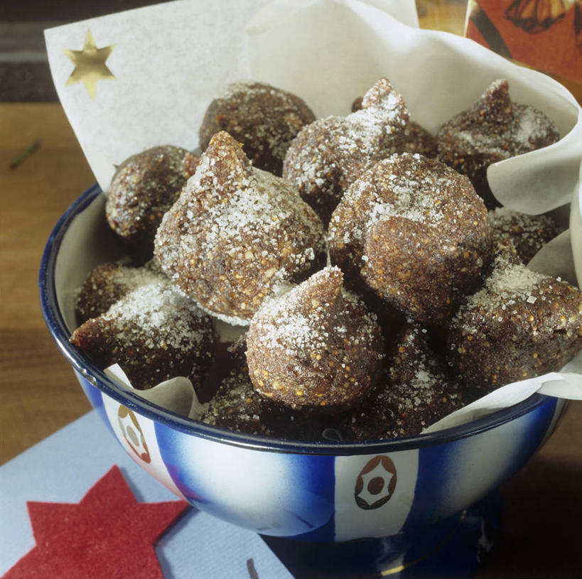 无人,横图,俯视,室内,白天,桌面,桌子,无花果,水果,一堆,许多,写,阴影,堆叠,堆积,新鲜,反射,木制,粉末,影子,陶瓷,调料,生食,食品,糖,糖果,甜点,甜品,果实,陶瓷制品,调味品,很多,调味料,食物,一个,木制品,容器,碗,甜食,巧克力,粉,有机食品,绿色食品,单个,储藏,朱古力,堆,储存,糖粉,粉状,粉剂,映日果,树地瓜,奶浆果,蜜果,彩图,高角度拍摄,糖类,贮存