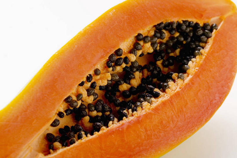 无人,横图,俯视,室内,特写,白天,白色背景,桌面,桌子,木瓜,水果,切开,阴影,新鲜,反射,木制,影子,生食,食品,果实,半个,食物,木制品,切,一半,橙色,摄影,有机食品,绿色食品,影棚,剖面,切面,奶匏,蓬生果,乳瓜,石瓜,万寿匏,万寿果,番木瓜,彩图,高角度拍摄,影棚拍摄,拍摄