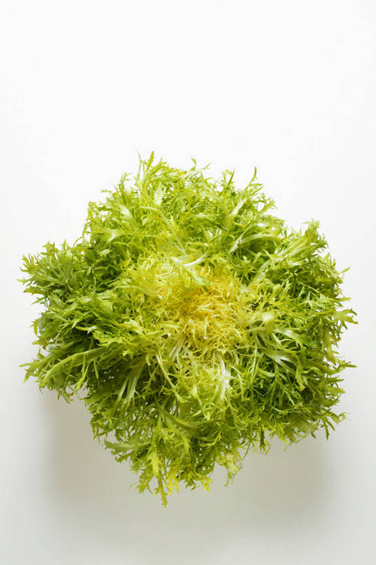 无人,竖图,俯视,室内,特写,白天,白色背景,植物,桌面,桌子,蔬菜,叶子,阴影,新鲜,反射,木制,纹理,影子,菊苣,食品,绿叶,药草,食物,绿色,木制品,嫩叶,摄影,有机食品,绿色食品,影棚,药材,肌理,叶,叶片,叶脉,彩图,高角度拍摄,影棚拍摄,拍摄