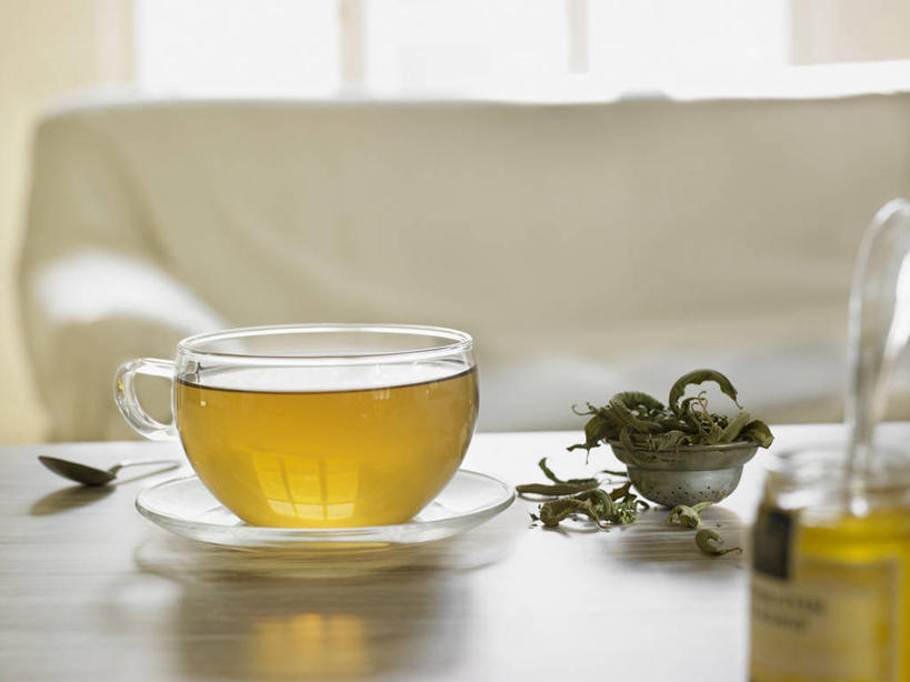 无人,横图,俯视,室内,特写,白天,幸福,茶,桌面,桌子,杯子,餐具,玻璃,阴影,反射,木制,碟子,盘,影子,勺子,茶叶,饮品,娱乐,玻璃制品,盘子,木制品,水杯,调羹,碟,汤匙,花茶,享受,休闲,温馨,放松,乐趣,保健,养生,花草茶,舒适,香花茶,香片,熏花茶,茶杯,彩图,高角度拍摄