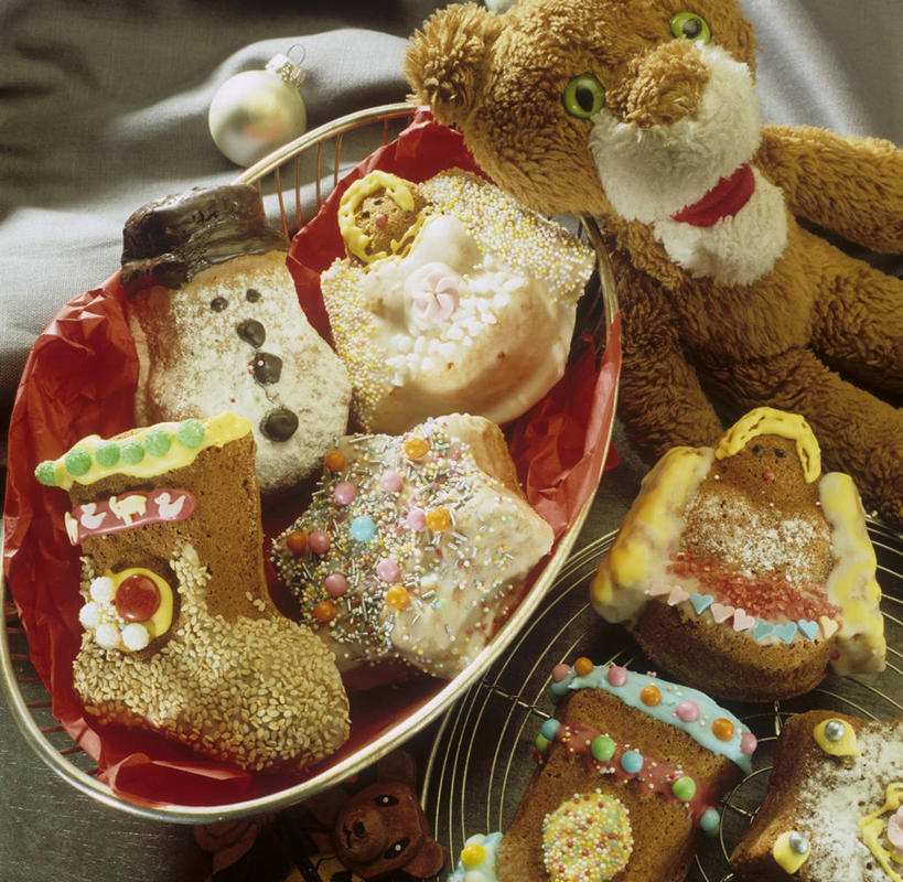 点心,无人,横图,俯视,室内,特写,白天,桌面,桌子,餐具,圣诞节,一堆,许多,阴影,堆叠,堆积,节日,朦胧,模糊,庆祝,反射,木制,碟子,盘,影子,食品,甜点,很多,文化,食物,糕点,一个,盘子,木制品,碟,饼干,甜食,零食,庆典,单个,纪念,堆,姜饼,德式姜饼,彩图,高角度拍摄