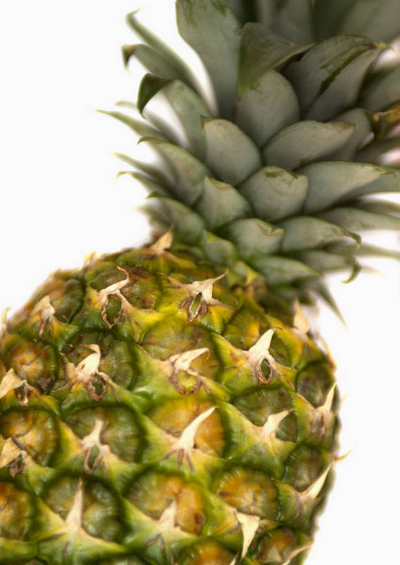 无人,竖图,俯视,室内,特写,白天,白色背景,植物,桌面,桌子,菠萝,水果,叶子,阴影,新鲜,反射,木制,纹理,影子,生食,食品,果实,绿叶,食物,一个,黄色,绿色,木制品,嫩叶,摄影,有机食品,绿色食品,影棚,单个,肌理,叶,叶片,叶脉,凤梨,彩图,高角度拍摄,影棚拍摄,拍摄