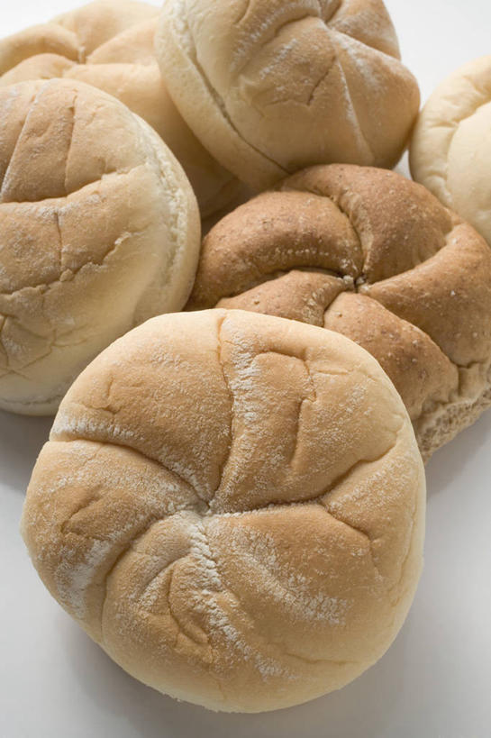 点心,面包,无人,竖图,俯视,室内,特写,白天,白色背景,餐桌,桌子,许多,阴影,反射,影子,食品,面点,很多,食物,糕点,摄影,影棚,餐台,小圆面包,彩图,高角度拍摄,影棚拍摄,拍摄