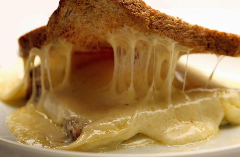 点心,面包,奶酪,无人,横图,俯视,室内,特写,白天,烹饪,西餐,餐桌,桌子,餐具,阴影,反射,粘稠,碟子,盘,影子,干酪,起司,三明治,料理,食品,面点,芝士,营养,吐司,菜肴,美食,食物,糕点,一个,盘子,碟,快餐,乳酪,西式,佳肴,单个,餐台,法式面包,乳制品,发酵,黏稠,吐司面包,西式快餐,三文治,浓厚,彩图,高角度拍摄,多士,听型面包