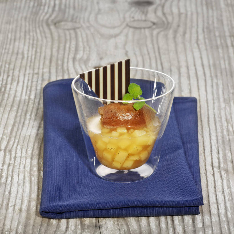 点心,无人,方图,俯视,室内,特写,白天,餐桌,桌子,木瓜,水果,玻璃,阴影,新鲜,反射,影子,生食,食品,甜点,甜品,果实,玻璃制品,食物,一个,餐巾,容器,碗,果冻,甜食,零食,有机食品,绿色食品,单个,餐台,储藏,储存,啫喱,奶匏,蓬生果,乳瓜,石瓜,万寿匏,保洁方巾,口布,万寿果,番木瓜,彩图,高角度拍摄,贮存