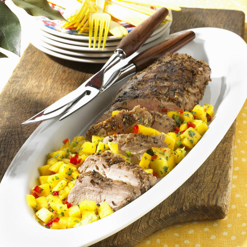 无人,方图,俯视,室内,特写,白天,餐桌,桌子,芒果,餐具,水果,许多,阴影,新鲜,反射,叉子,刀叉,刀子,碟子,盘,影子,肉,生食,食品,果实,很多,猪排,猪肉,肉类,食物,盘子,碟,果酱,有机食品,绿色食品,餐台,餐刀,肉食,餐叉,豚肉,果子酱,进餐用具,望果,蜜望,檬果,闷果,漭果,杧果,庵波罗果,彩图,高角度拍摄