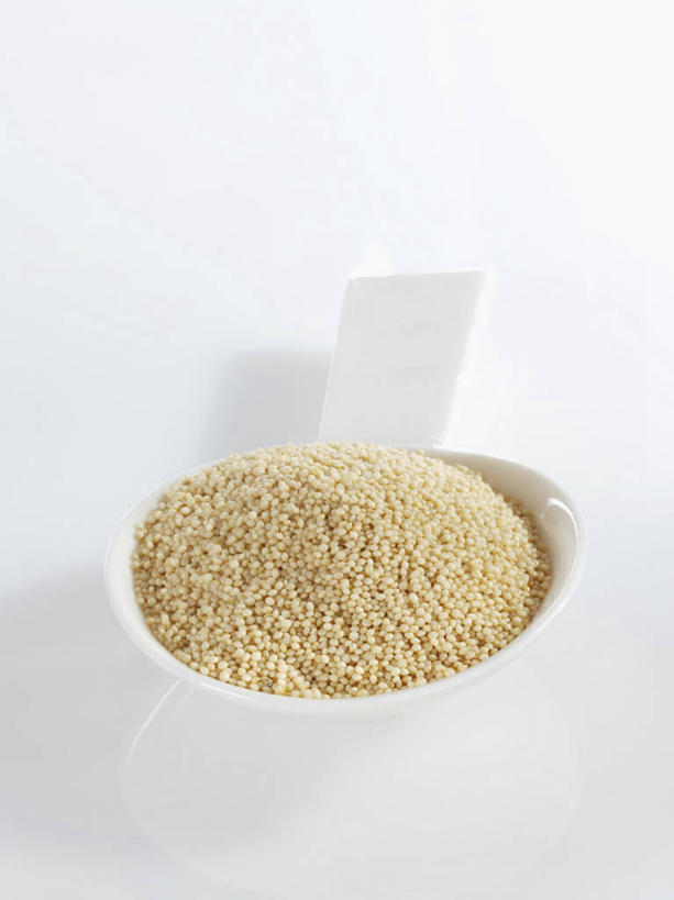 无人,竖图,俯视,室内,特写,白天,白色背景,餐桌,桌子,蔬菜,一堆,阴影,堆叠,堆积,新鲜,反射,影子,陶瓷,食品,陶瓷制品,食物,一个,容器,碗,芥菜,摄影,有机食品,绿色食品,影棚,单个,餐台,储藏,堆,储存,大头菜,盖菜,彩图,高角度拍摄,影棚拍摄,拍摄,贮存