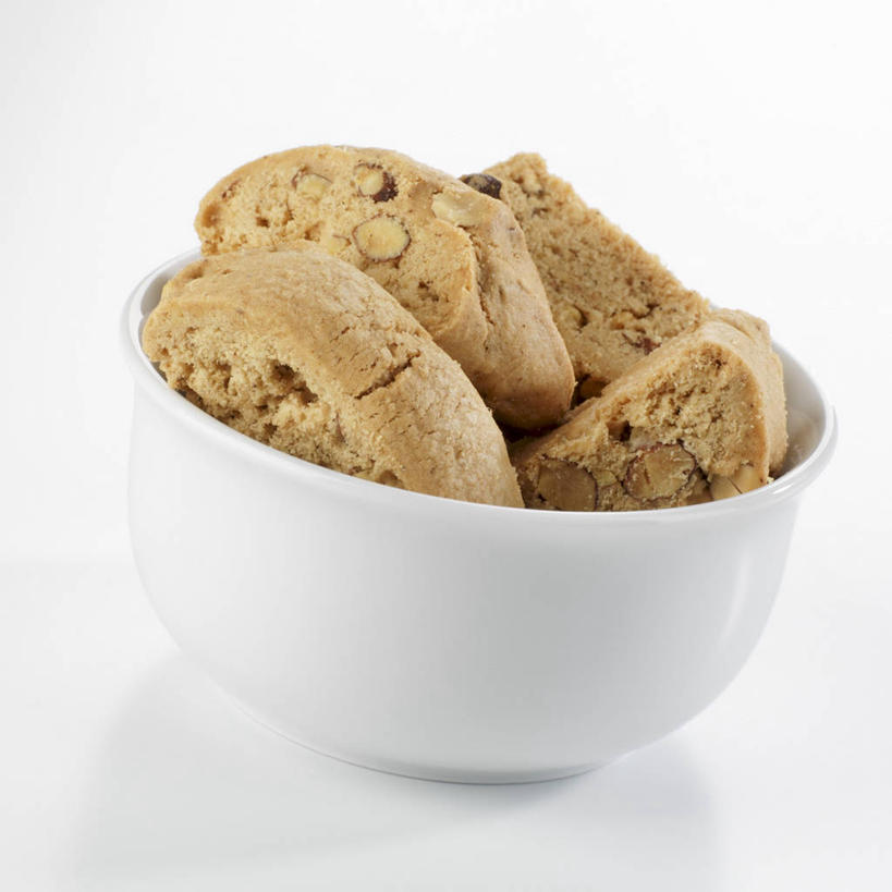 点心,无人,方图,俯视,室内,特写,白天,白色背景,餐桌,桌子,杏仁,一堆,阴影,堆叠,堆积,反射,影子,陶瓷,食品,陶瓷制品,食物,一个,容器,碗,饼干,零食,摄影,影棚,单个,餐台,储藏,堆,储存,杏子,杏梅仁,杏核仁,木落子,苦杏仁,彩图,高角度拍摄,影棚拍摄,拍摄,杏仁饼干,贮存