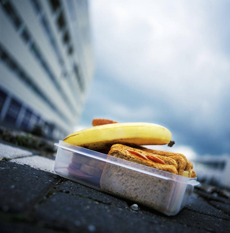 点心,面包,无人,高楼大厦,竖图,室外,白天,仰视,烹饪,西餐,办公楼,大厦,建筑,摩天大楼,写字楼,香蕉,水果,朦胧,模糊,新鲜,乌云,云,阴天,云朵,生食,三明治,料理,食品,面点,果实,云彩,吐司,首饰盒,菜肴,美食,盒子,食物,糕点,天空,容器,楼宇,快餐,天,商务楼,西式,佳肴,有机食品,绿色食品,储藏,法式面包,昏暗,阴沉,储存,吐司面包,西式快餐,三文治,甘蕉,彩图,低角度拍摄,大楼,高层建筑,高楼,摩天楼,多士,听型面包,贮存