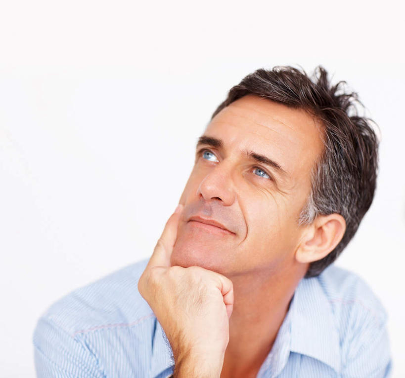 西方人,脸,头,脸颊,手,一个人,商务人士,商务男性,坐,笑,微笑,横图,室内,特写,白天,白色背景,正面,衬衫,欧洲,欧洲人,仅一个男性,仅一个人,仅一个中年男性,撑,阴影,套装,反射,影子,托腮,注视,肩膀,观察,看,托,手部,摄影,影棚,观看,单手,察看,关注,托下巴,商务装,工薪阶层,男人,男性,中年男性,白种人,头部,脸部,脸蛋,面部,白领,上班族,坐着,半身,彩图,影棚拍摄,衬衣,拍摄