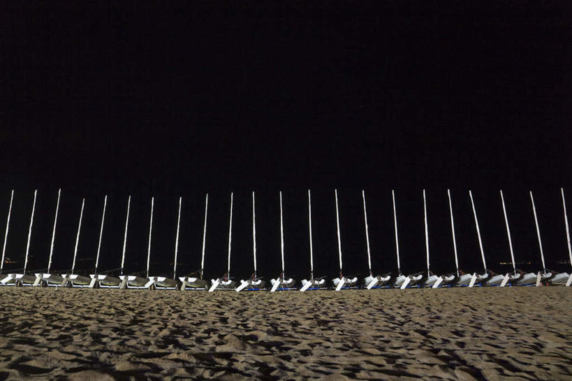 帆船,无人,码头,横图,室外,夜晚,正面,旅游,度假,美景,沙滩,港口,船,希腊,欧洲,一排,许多,整齐,沙子,地平线,海岸,景观,辽阔,地面,沙地,很多,娱乐,排列,天空,自然,交通工具,天,享受,休闲,广阔,景色,放松,一望无际,队列,自然风光,载具,延伸,游艇码头,希腊共和国,天地相交,无边无际,一马平川,海滩,彩图,摆渡口,埠头,渡口,渡头,港湾,海港,口岸