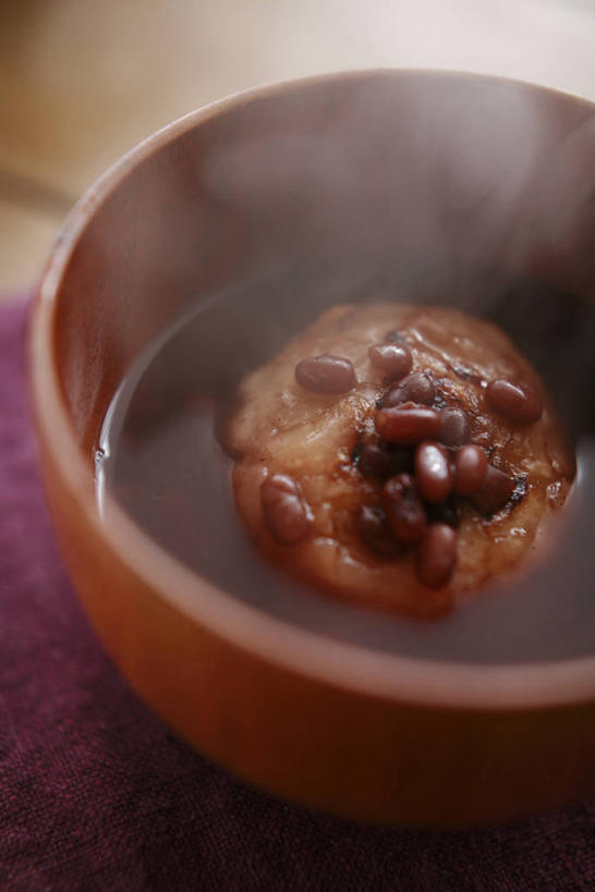 点心,无人,竖图,俯视,室内,特写,白天,植物,雾,豆,蔬菜,阴影,沸腾,朦胧,模糊,新鲜,反射,木制,蒸汽,影子,豆类,豆子,刀豆,食品,年糕,甜点,甜品,水蒸气,雾气,四季豆,小吃,食物,糕点,一个,木制品,容器,碗,甜食,日式,有机食品,绿色食品,单个,储藏,气体,储存,芸豆,豆科,蒸发,菜豆,二季豆,白肾豆,架豆,玉豆,去豆,彩图,高角度拍摄,日本小吃,贮存,日本年糕