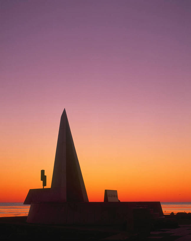 无人,竖图,室外,白天,正面,旅游,度假,海浪,海洋,美景,日落,北海道,日本,亚洲,阴影,光线,影子,景观,浪花,晚霞,霞光,落日,纪念碑,背光,娱乐,阳光,自然,海水,黄昏,享受,休闲,景色,彩霞,放松,自然风光,逆光,海景,东亚,日本国,北海道地方,北海道岛,稚内,稚内市,宗谷支厅,夕照,薄暮,大海,风浪,海,海水的波动,近岸浪,涌浪,夕阳,彩图,傍晚,宗谷岬,斜阳