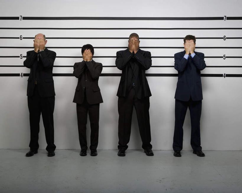 东方人,西方人,四个人,同事,商务人士,商务男性,站,横图,室内,白天,正面,衬衫,成功,合作,团队,集体,信心,欧洲,非洲,黑人,欧洲人,亚洲,一排,套装,整齐,墙,领带,黄种人,队伍,墙壁,墙面,排列,站着,遮,遮掩,监狱,领导,掩盖,监禁,遮挡,束缚,象征,庄重,成就,队列,商务装,身份,关押,监牢,合伙,领袖,牢狱,工薪阶层,遮盖,正式,地位,掩饰,监管,禁闭,男人,男性,中年男性,白种人,非洲人,亚洲人,白领,看守,上班族,站立,彩图,全身,衬衣