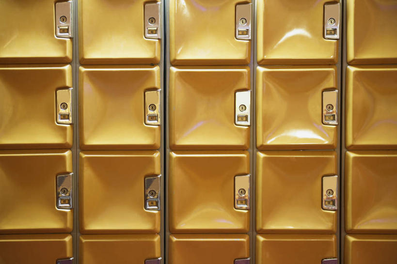 无人,横图,室内,特写,白天,正面,安全,柜子,静物,一排,许多,阴影,整齐,光线,影子,灯光,防护,储物柜,锁,排列,保护,储存,队列,保险,私密,保全,周全,安稳,安定,防盗,储备,蕴藏,贮备,平安,彩图,贮存
